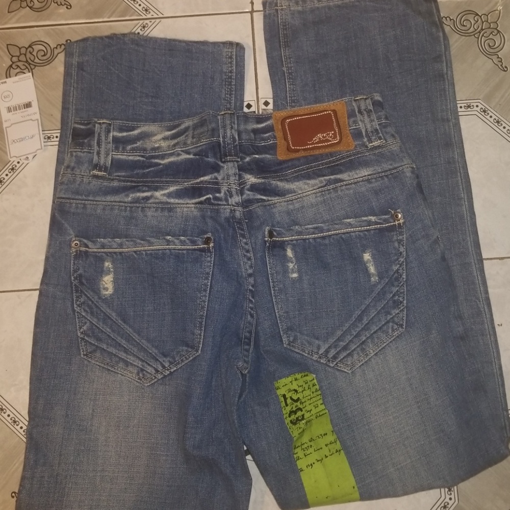 Acknowledge Newton Straight Fit Jean Sz 28 NWT